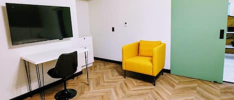 Einzelzimmer, 1 King-Bett, Nichtraucher, Whirlpool | Hochwertige Bettwaren, kostenloses WLAN, Bettwäsche