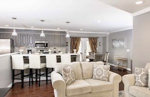 Kitchen & Dining Area