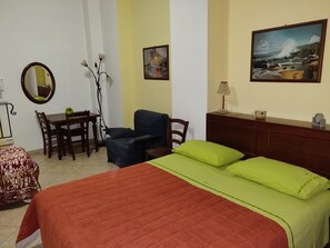 1 Schlafzimmer, Bügeleisen/Bügelbrett, Bettwäsche