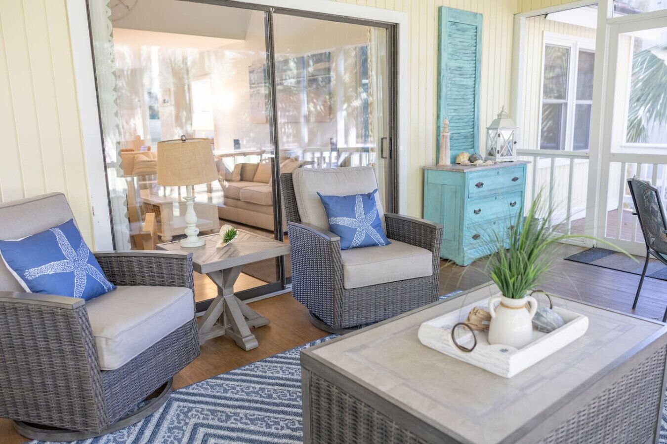 Smart-TV, Videospiele, Bücher, Stereoanlage