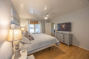 4 bedrooms, iron/ironing board, travel crib, free WiFi
