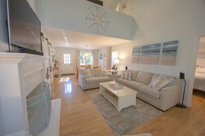 Smart-TV, videospill, bøker og stereoanlegg