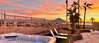 Trendy Getaway + Pool, Spa, Game Room, Views