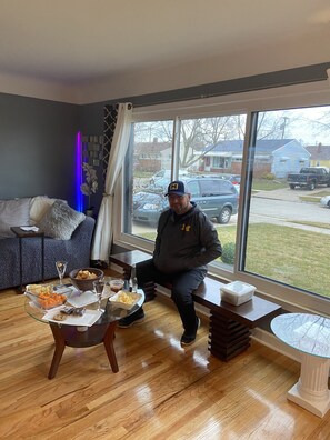 Interior - Modern House in Wyandotte (Wyandotte)