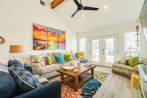 Televisión y oficina 