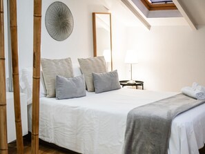 1 habitación, tabla de planchar con plancha, internet y ropa de cama 