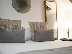 1 habitación, tabla de planchar con plancha, internet y ropa de cama 