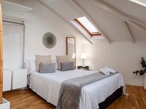 1 habitación, tabla de planchar con plancha, internet y ropa de cama 