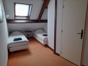 4 camere, ferro/asse da stiro, Wi-Fi gratuito, lenzuola