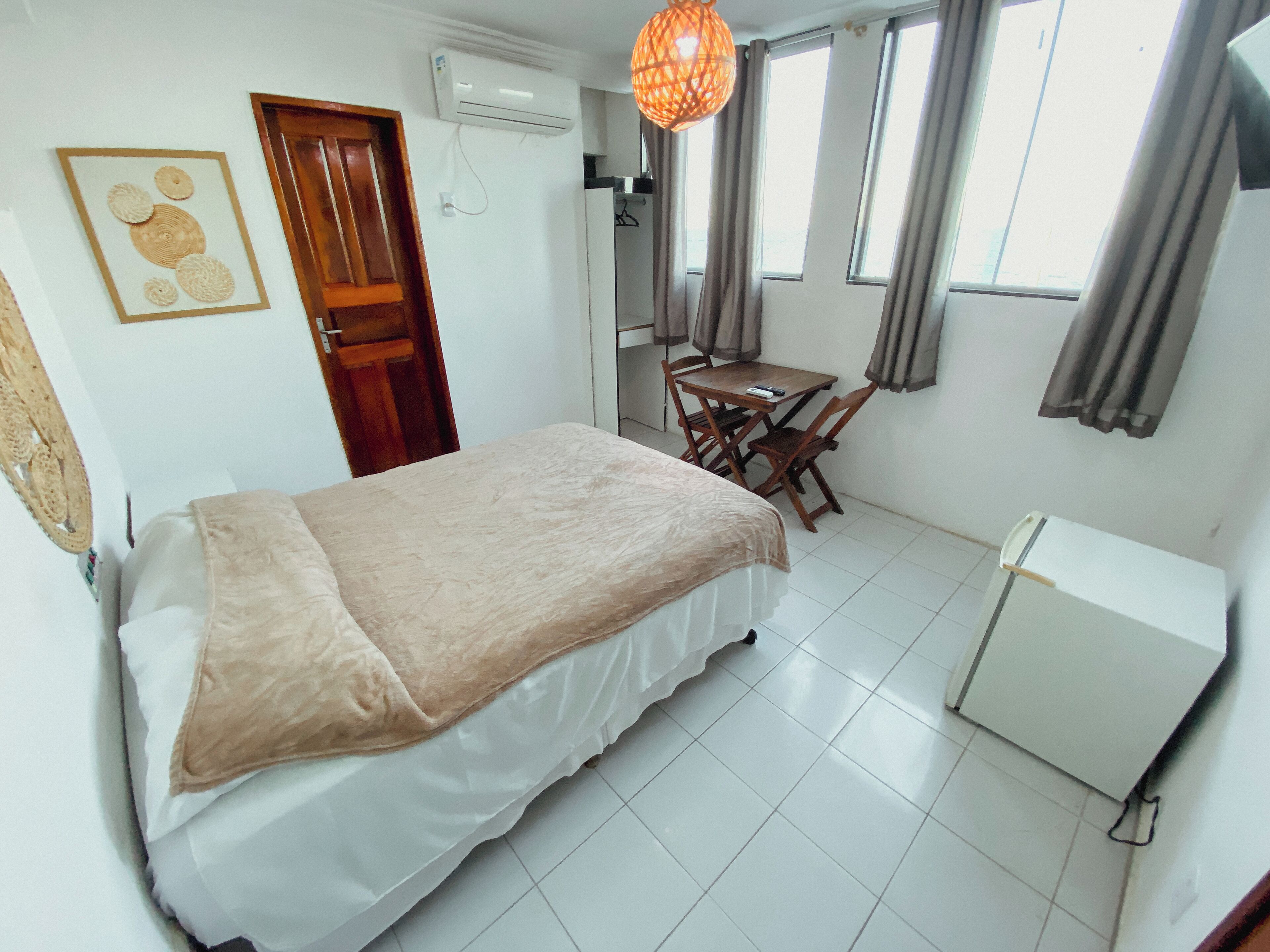 deluxe single room | 1 bedroom, minibar, desk, blackout curtains