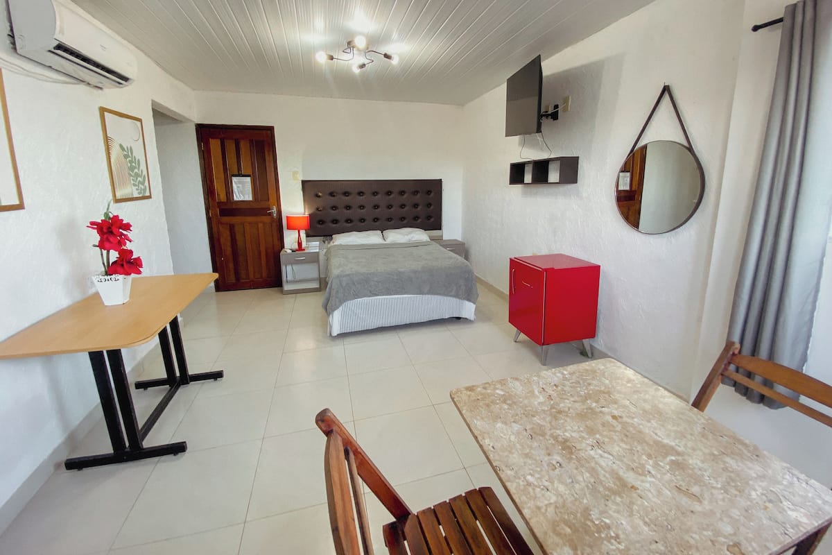 Deluxe Double or Twin Room | Minibar, desk, blackout drapes, free WiFi