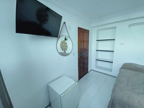 Deluxe Single Room | Minibar, desk, blackout drapes, free WiFi