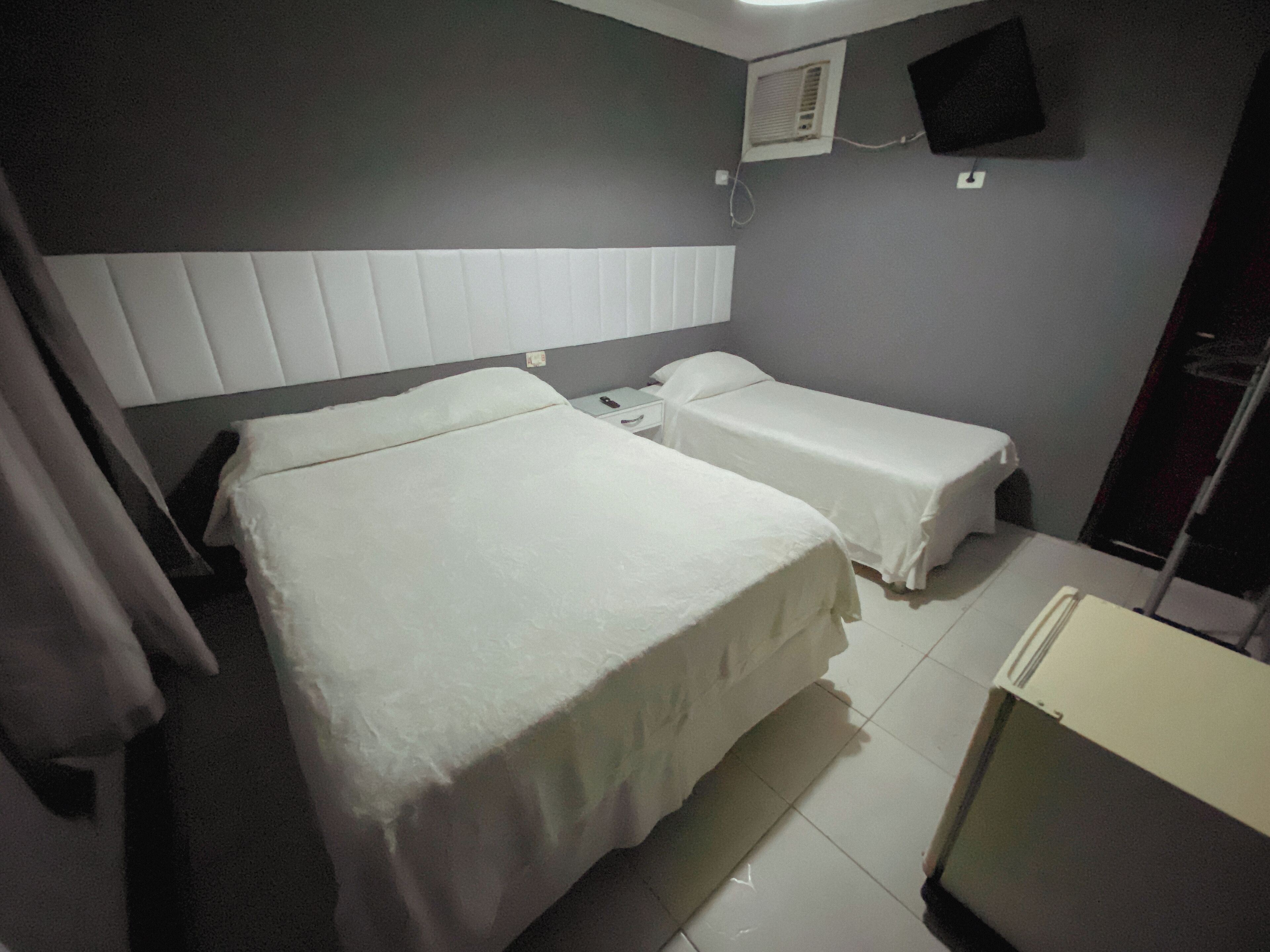 standard triple room | 1 bedroom, minibar, desk, blackout curtains