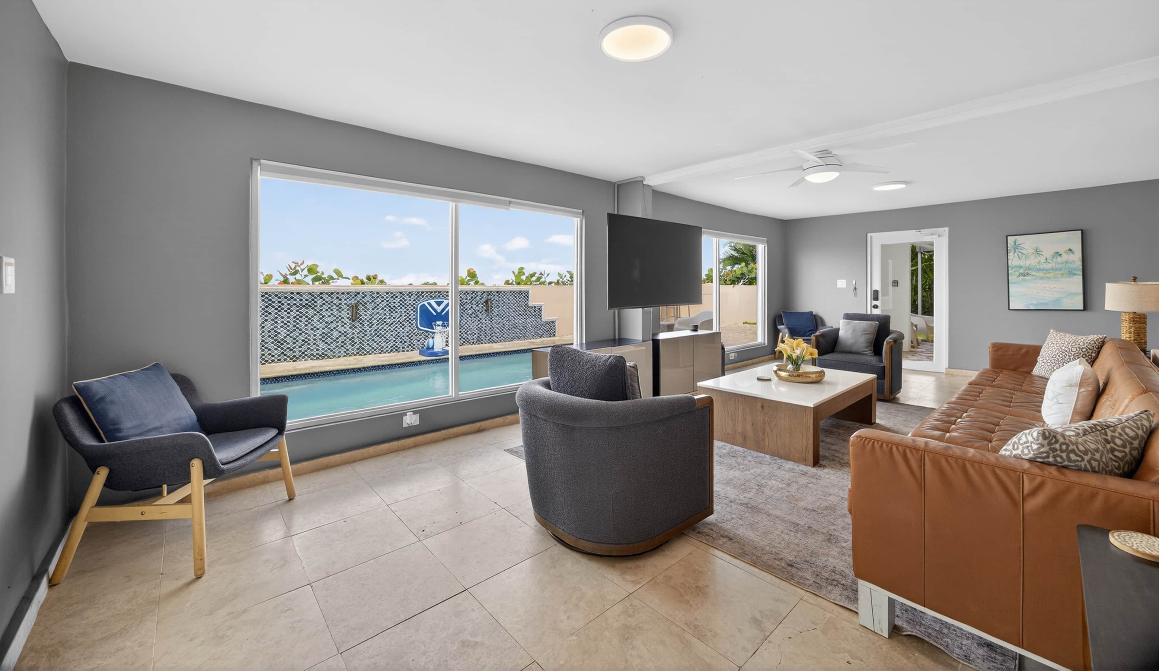 TV, table tennis, stereo