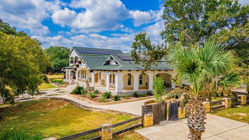 Casa Blanca's Main House, Riverview, 10 Beds, Group-Friendly