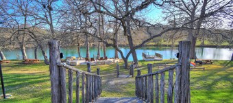 Riverview House, Upper Unit, 1BR/1BA, 2 Balconies, Sleeps 4