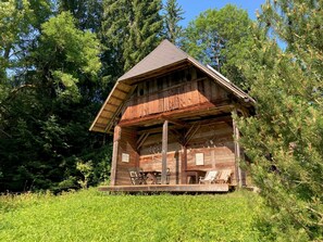 المنشأة من الخارج