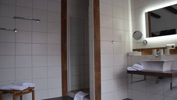 Doppelzimmer | Badezimmer | Haartrockner, Handtücher