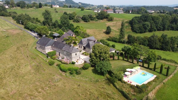 Exterior - Domaine Leyvinie, gite Grenache, 10 minutes from the Dordogne (Perpezac-le-Blanc)
