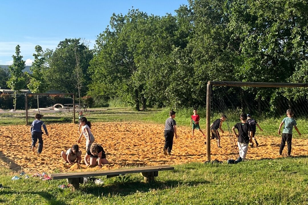 Área de juegos infantiles al aire libre