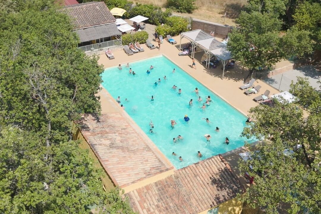 Seasonal outdoor pool, open 10:00 AM to 8:00 PM, pool loungers