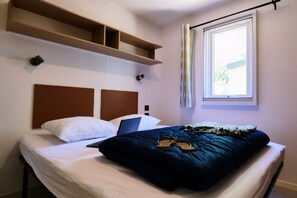 Individually furnished, cots/infant beds, free WiFi - Domaine du Couriou (Recoubeau-Jansac)