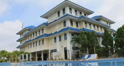 Grand Elty Singgasana