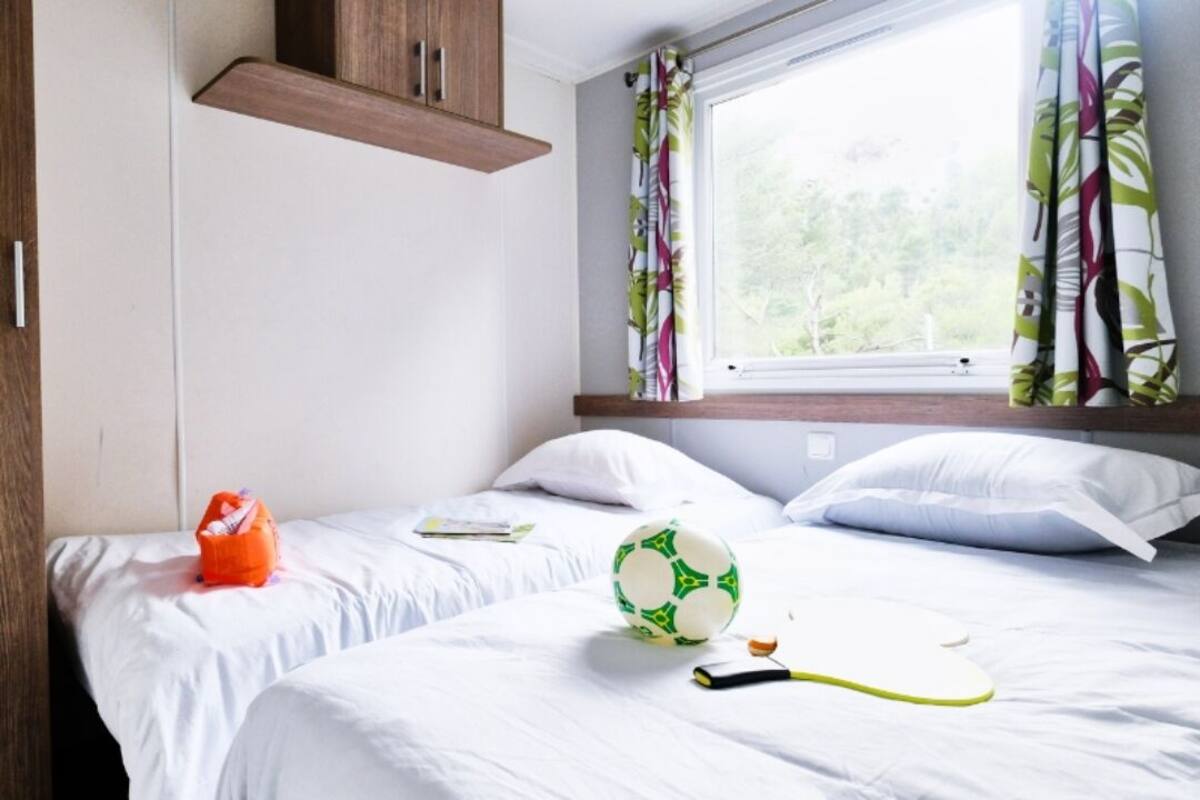 Mobil Karavan Comfort | 3 kamar tidur dan Wi-Fi gratis