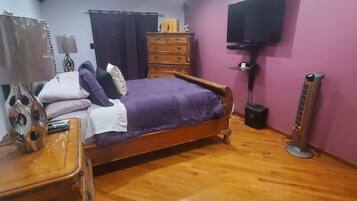 1 bedroom, iron/ironing board, free WiFi, bed sheets