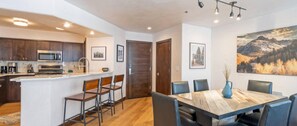 Dining - Centrum 304 by Exceptional Stays (Telluride)