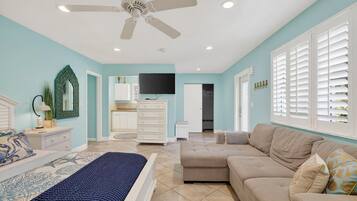 3 bedrooms, iron/ironing board, travel crib, WiFi