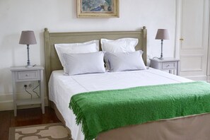 8 slaapkamers, reisbedje, wifi