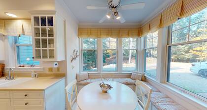 Glenn Drive Suite Spot - 5BDR 4.5BATH - Private, Walk to town