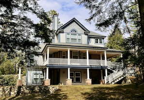 Exterior - Glenn Drive Suite Spot - 5BDR 4.5BATH - Private, Walk to town (Harbor Springs)