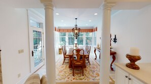 Dining - Glenn Drive Suite Spot - 5BDR 4.5BATH - Private, Walk to town (Harbor Springs)