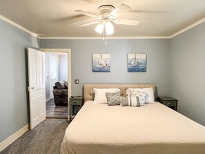 4 bedrooms, iron/ironing board, WiFi, bed sheets