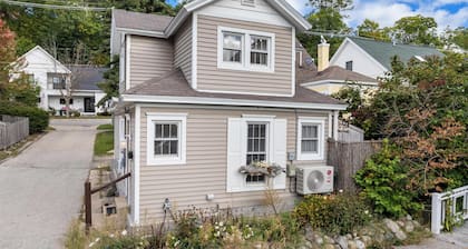 DOLL HOUSE! 1 BDR - 1 Block to Main Street Shops!