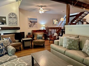 TV, fireplace - Harbor Cove #64 Sandy Beach - Close to Skiing! (Harbor Springs)