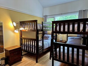 3 chambres, fer et planche Ă repasser, Wi-Fi, draps fournis