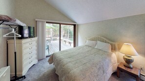 5 bedrooms, iron/ironing board, WiFi, bed sheets