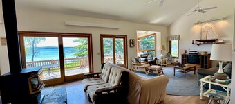 Palmer's Burt Lake Cottage - Private Dock! Waterfront!