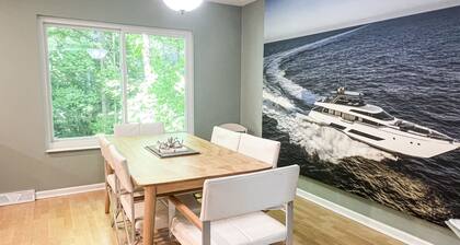 COMFORTABLE & SPACIOUS Home in Harbor Springs - Minutes from the Ski Hills!!