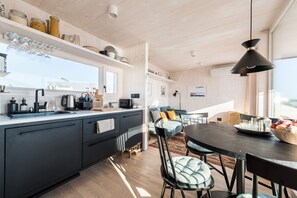 House, 2 Queen Beds | Interior