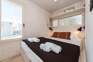 House, 2 Queen Beds