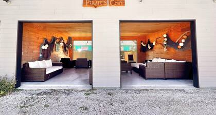 Affordable Efficiency (717E)--In-Town, Easy Beach Access, and Pet-Friendly!