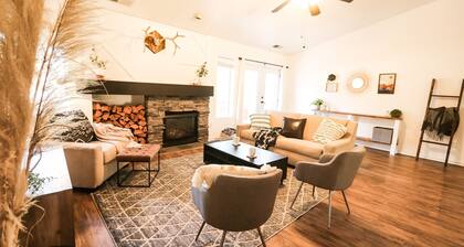 New Listing! Prime Location, Southwestern Modern!