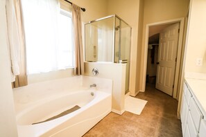 Combined shower/tub, hair dryer, towels, toilet paper - New Listing! Prime Location, Southwestern Modern! (Flagstaff)