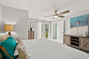 3 室のベッドルーム、デスク、アイロン / アイロン台、WiFi (無料)