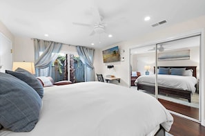 3 bedrooms, iron/ironing board, travel cot, free WiFi - Family Friendly Escape Private HotTub and Yard (San Clemente)