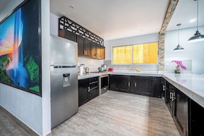 Fridge, microwave, oven, stovetop